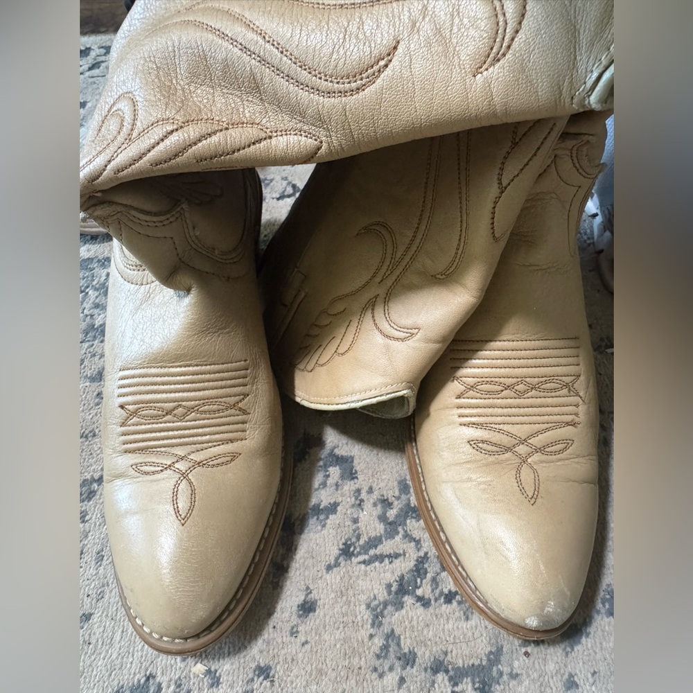 ACME Cream Heeled Western Boots - Picture 4 of 4